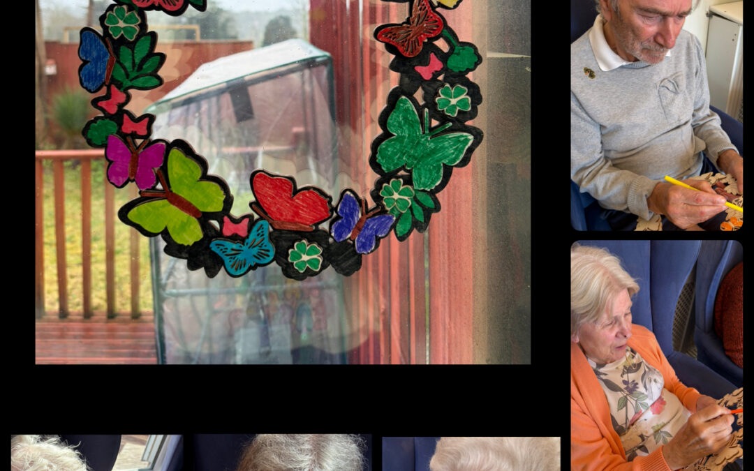 Residents Create Spring Wreath at Michaelstowe