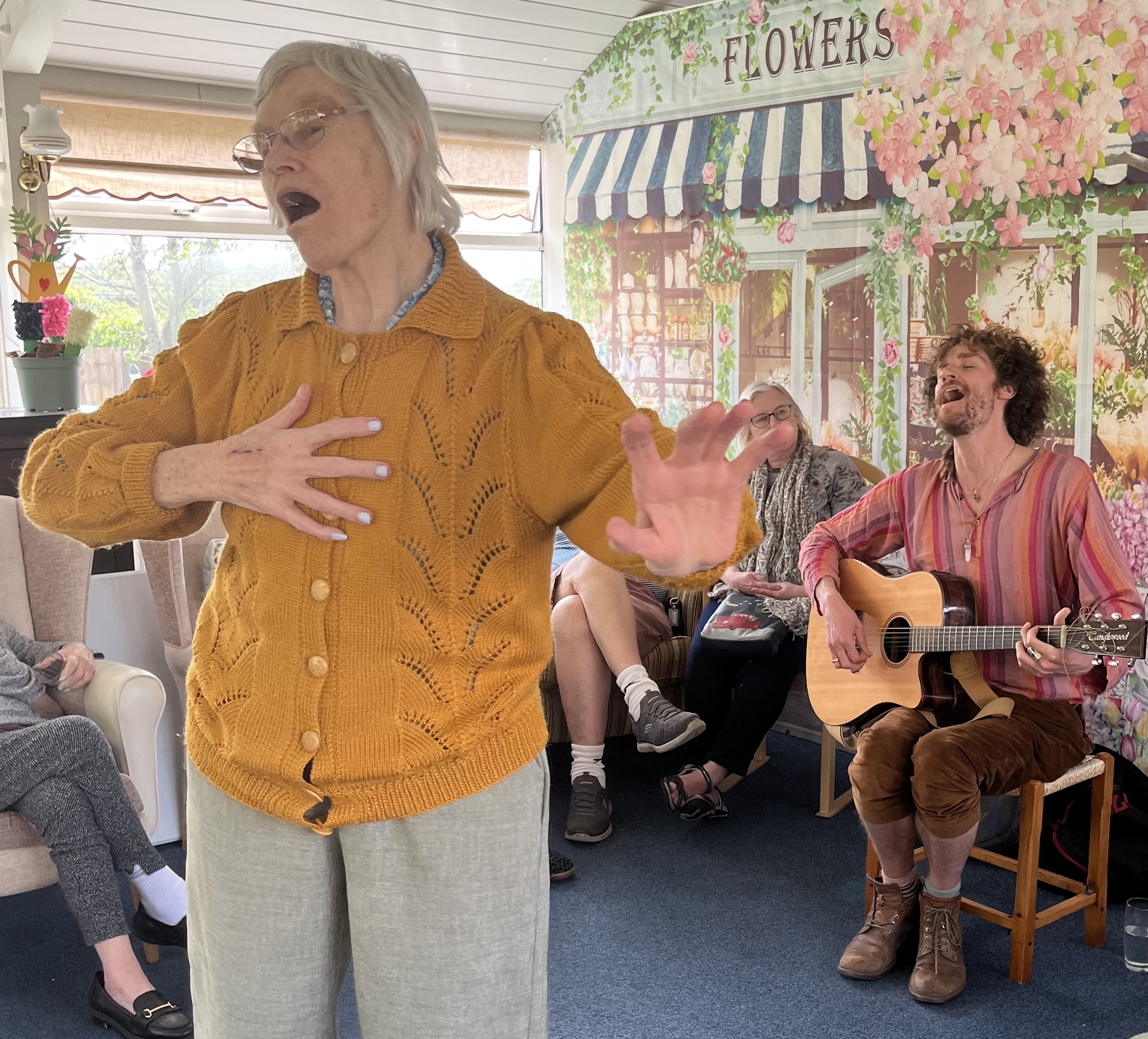 Wendy singing along with Roddy